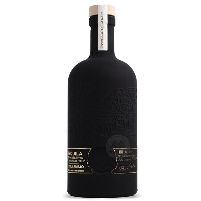 Gran Reserva De Don Alberto Extra Añejo 100-month Black bottle.